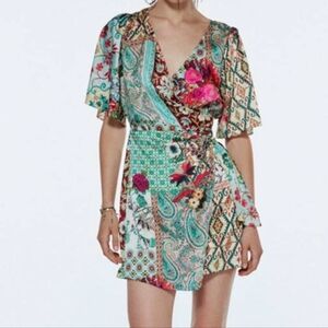 ZARA Women Patchwork Print Mini Dress SzM Green/Red Vneck Short Sleeve